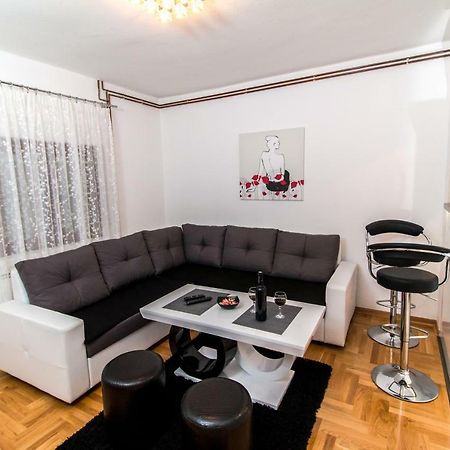 Apartman Draz เทรบินเย ภายนอก รูปภาพ