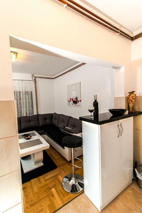 Apartman Draz เทรบินเย ภายนอก รูปภาพ